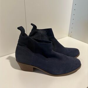 Vionic Navy Ankle Booties